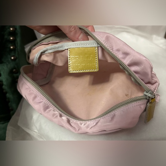 Prada AUTHENTIC Tessuto Nylon Baby Pink Logo Triangle Pouch Cosmetic Makeup Bag - Picture 15 of 16
